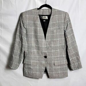 🖤5/$20🖤 JACQUELINE FERRAR.. plaid blazer..